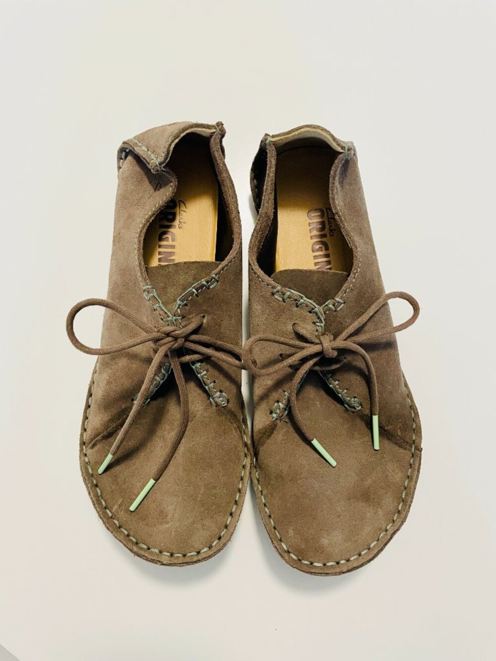 *RARE* Discontinued Clarks Originals 'Faraway' Field Oxford Suede Shoes in Flint